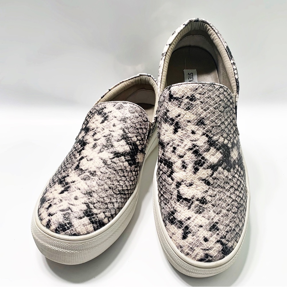 Steve Madden “Gills” Faux Leather Snakeskin Platform Slip-on - Size 8.5